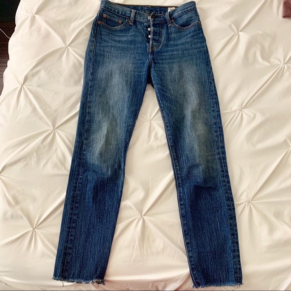 🌸 Levi’s White Oak Denim Jeans 🌸